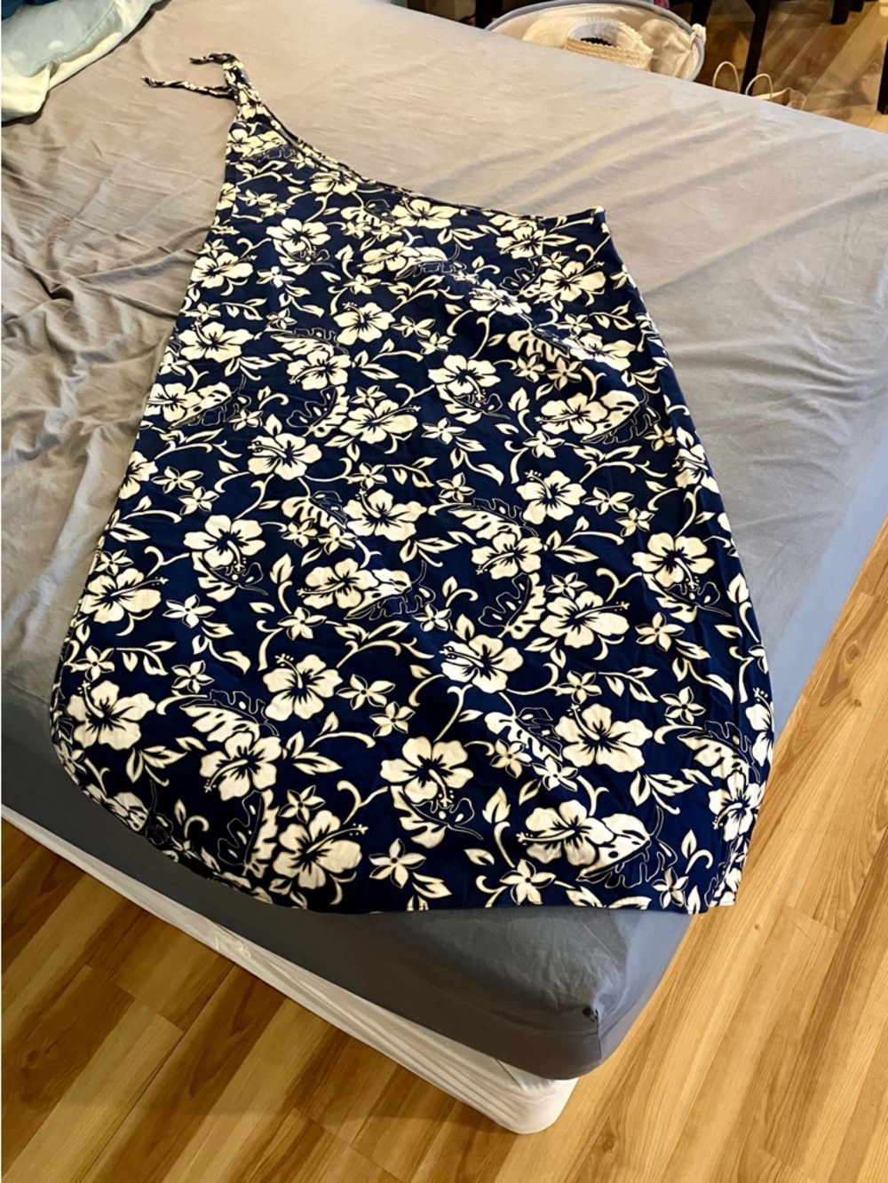 Hilo Hattie’s Sarong; Made in Hawaii; 100% Cotton